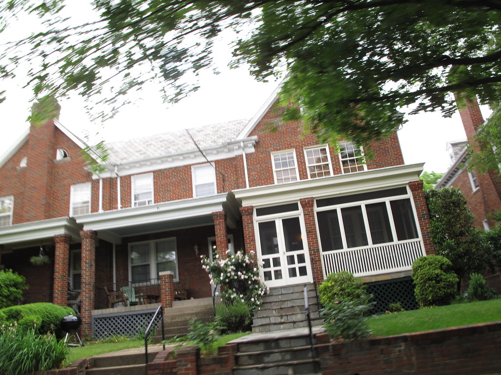 IMG_0941 Apartment buildings and row houses in Glover Park… Flickr