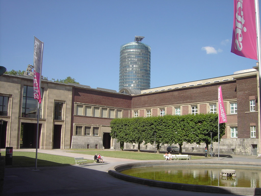 Ehrenhof und Victoriaturm Ort Deutschland, Düsseldorf, Eh… Flickr