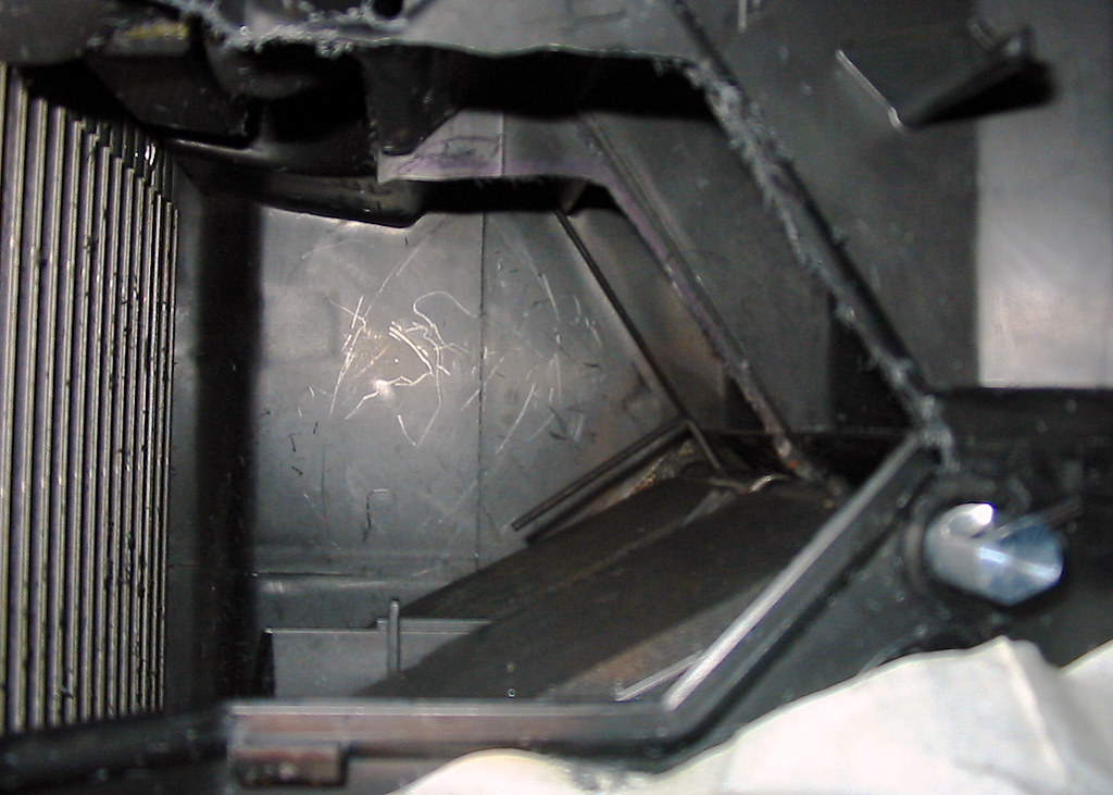 HeaterTreater Blend Door Axle Spacer and axle now inserte… Flickr