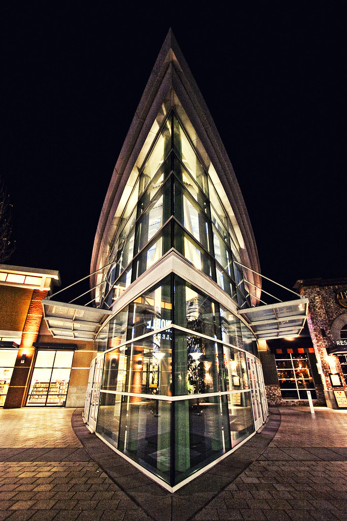 Tanforan Shopping Mall 50D 10mm f/3.5 1/25s ISO200… Flickr