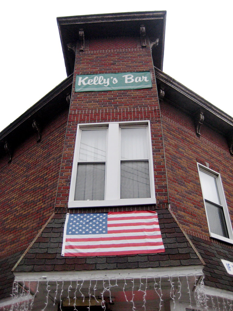 Kelly's Bar, Astoria Exterior ChrisGoldNY Flickr