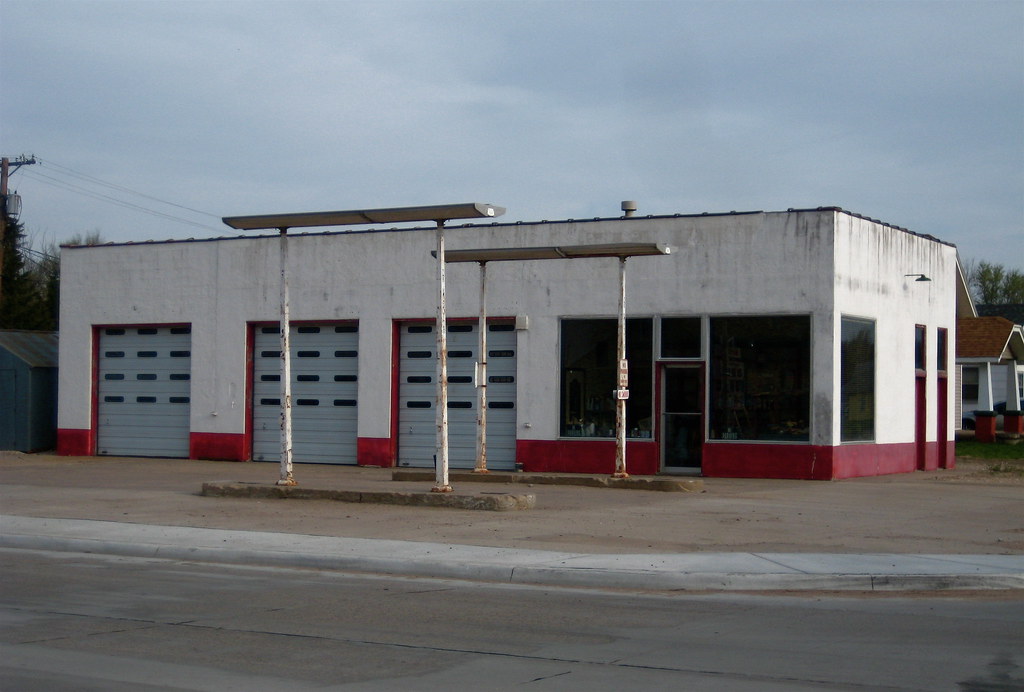 Abandoned Gas Station, Atwood, KS Abandoned Gas Station in… Flickr