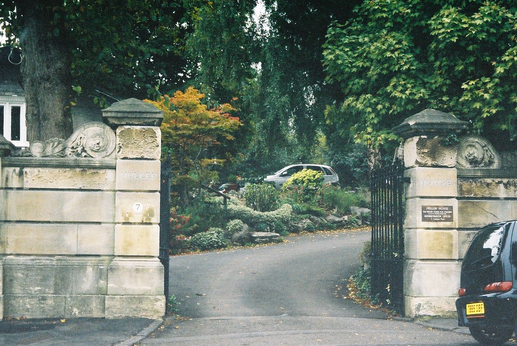 MullerHouse_Bristol_141005 Muller house, over the road f… Flickr