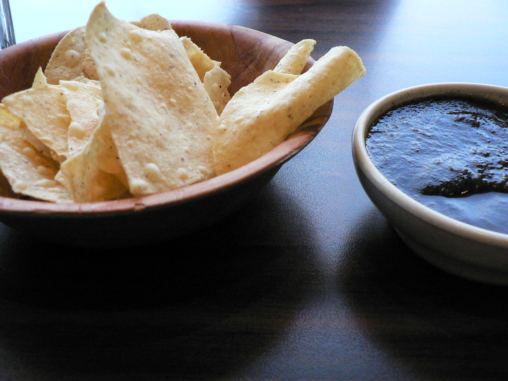 chips y salsa yummy chips and black bean salsa at el chile… Flickr