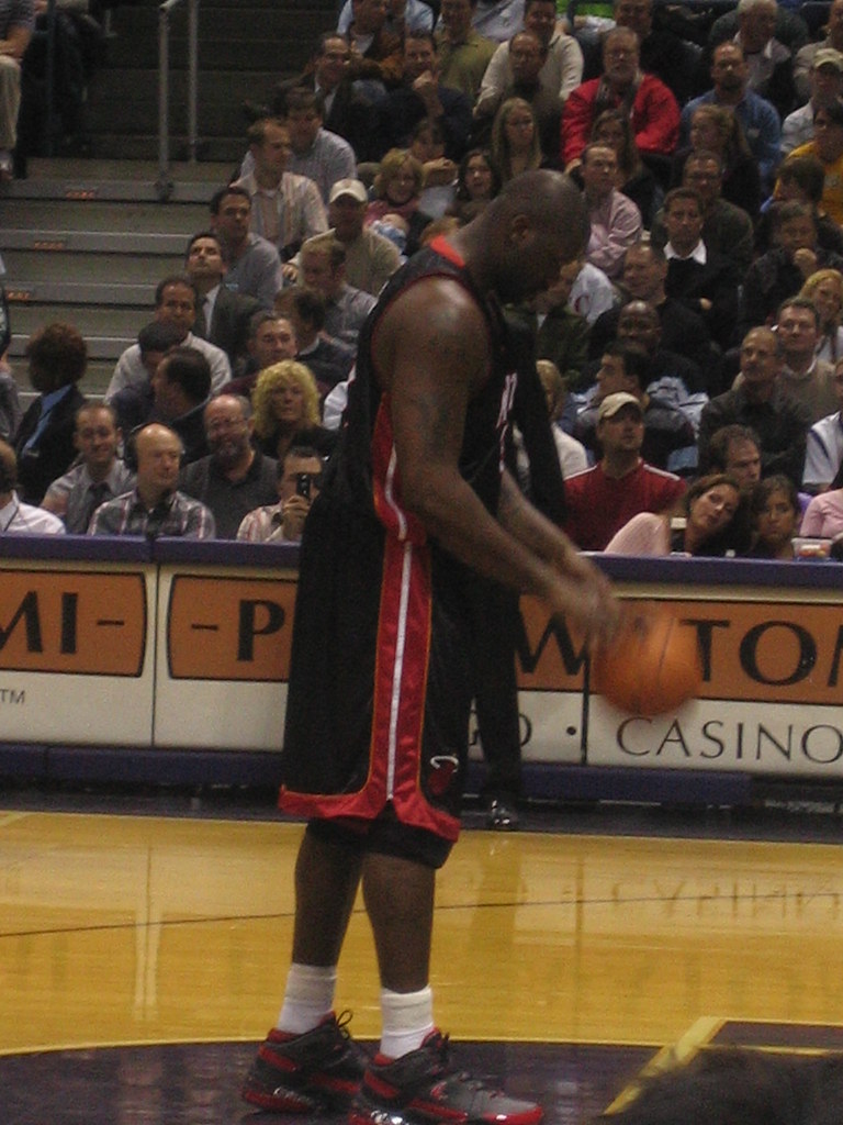 Shaq Shooting free throws. Jeramey Jannene Flickr