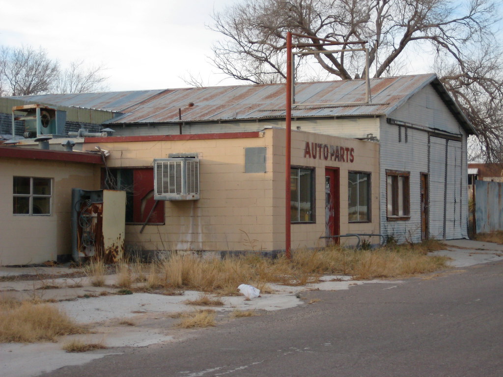 Auto Parts, Rankin, TX An abandoned auto parts store in Ra… Flickr