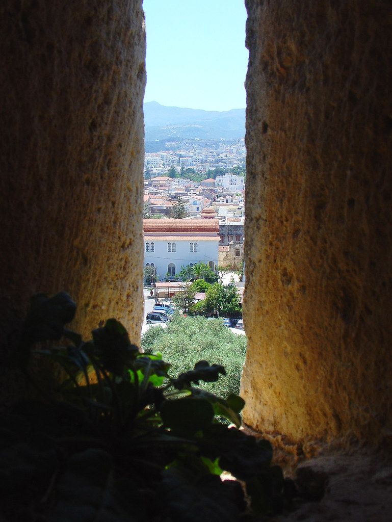Fortezza Window A window in the Fortress towards … Flickr