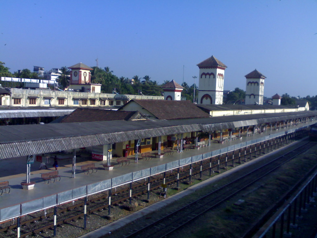 CALICUT RAILWAY STATION Calicut Railway station Foot Over … Flickr