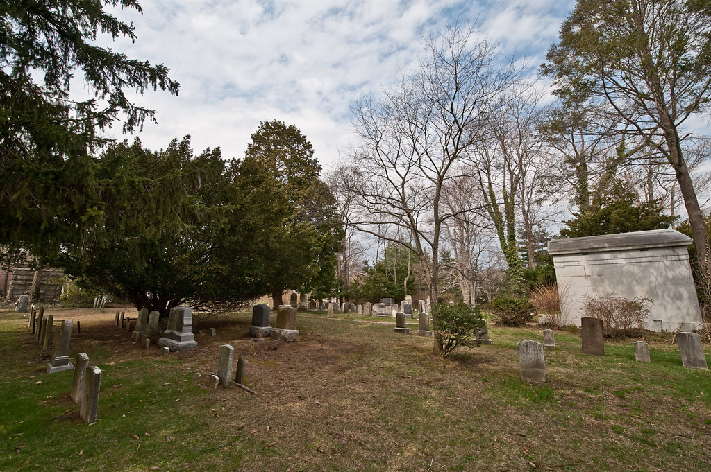 Graveyard on Rumson Road, Rumson, New Jersey It doesn't ap… Flickr