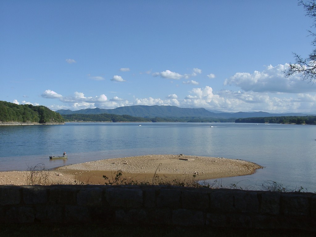 09010098 Lake Douglas, Dandridge, TN M Fletcher Flickr