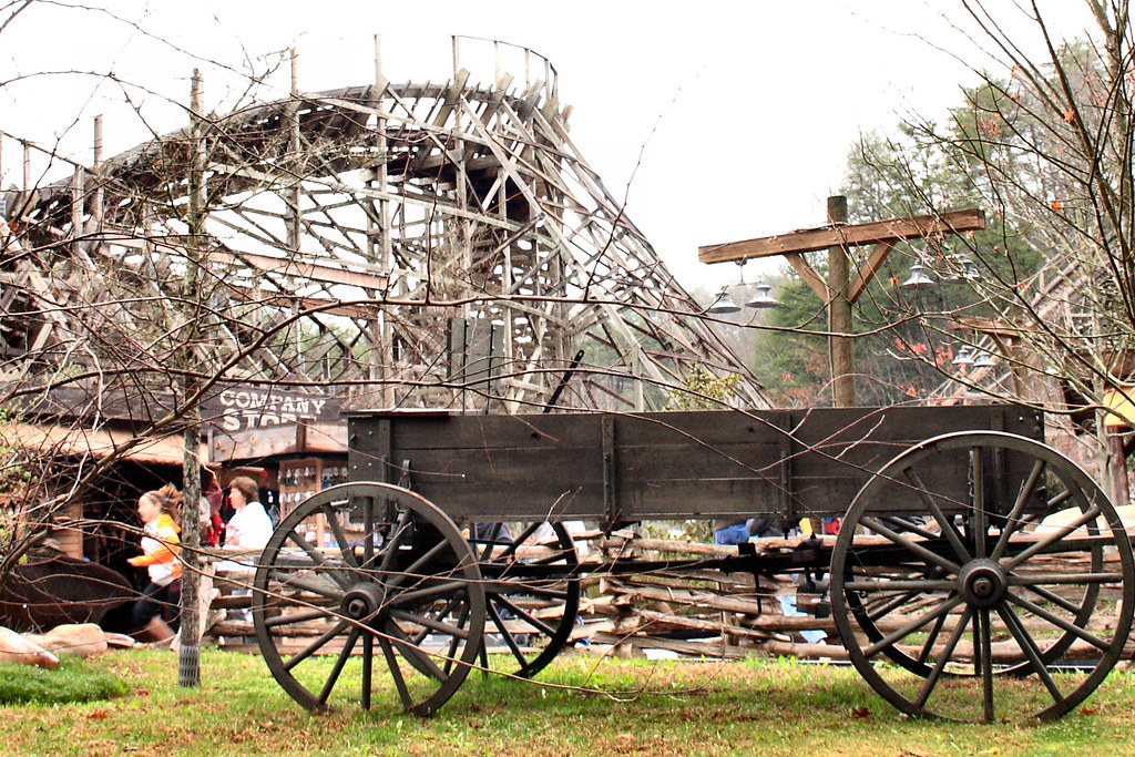 Dollywood Timber Canyon Theming Dollywood theme park Ti… Flickr