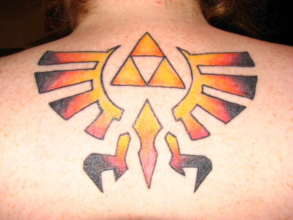 Tattoo - Hyrule Crest | Vanessow | Flickr 768_x_1024_jpg