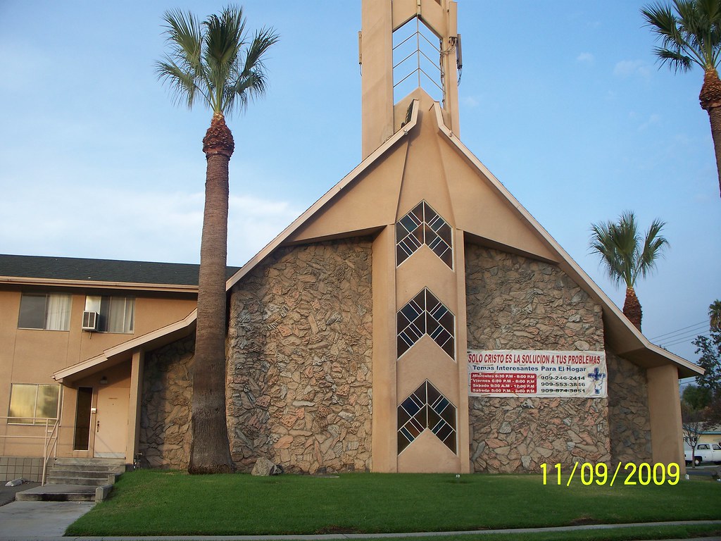 Seventh Day Adventist Church, Rialto, CA zora2008 Flickr