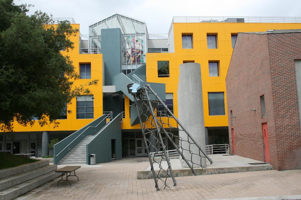 "loyola law school los angeles Frank Gehry" Loyola law… Flickr