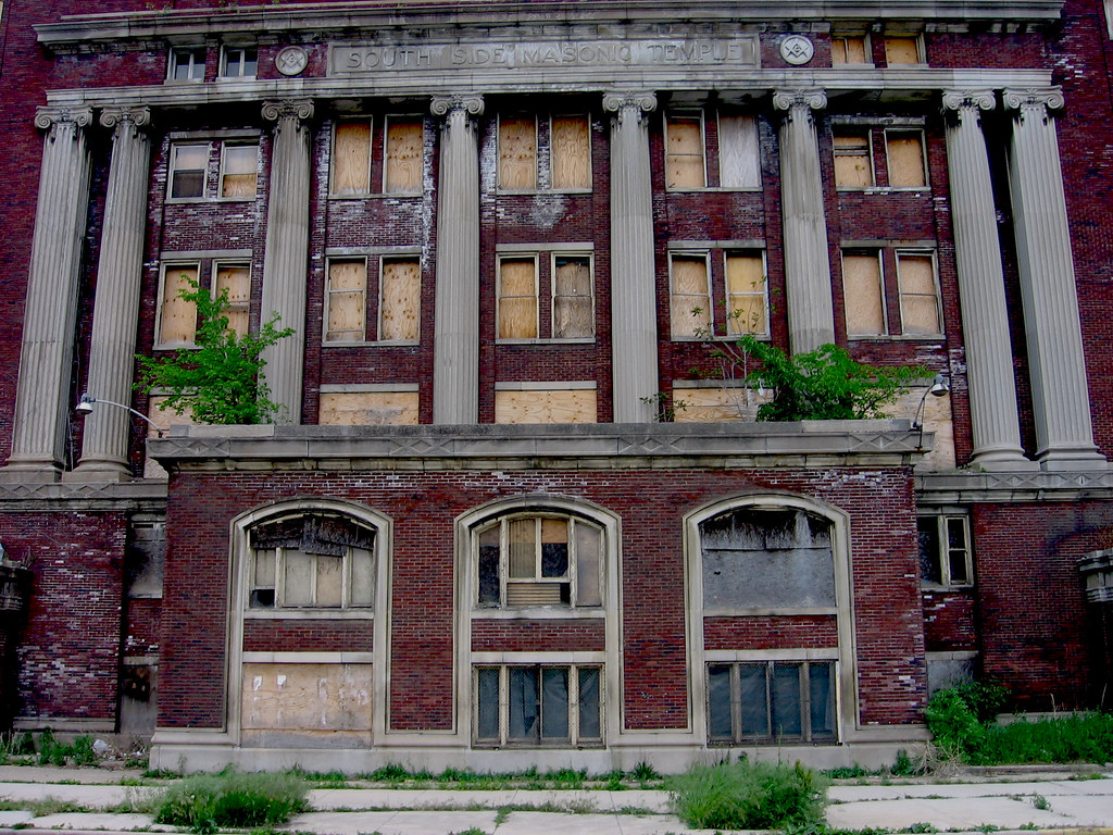 South Side Chicago An abandoned building in Chicago's sout… MEEP