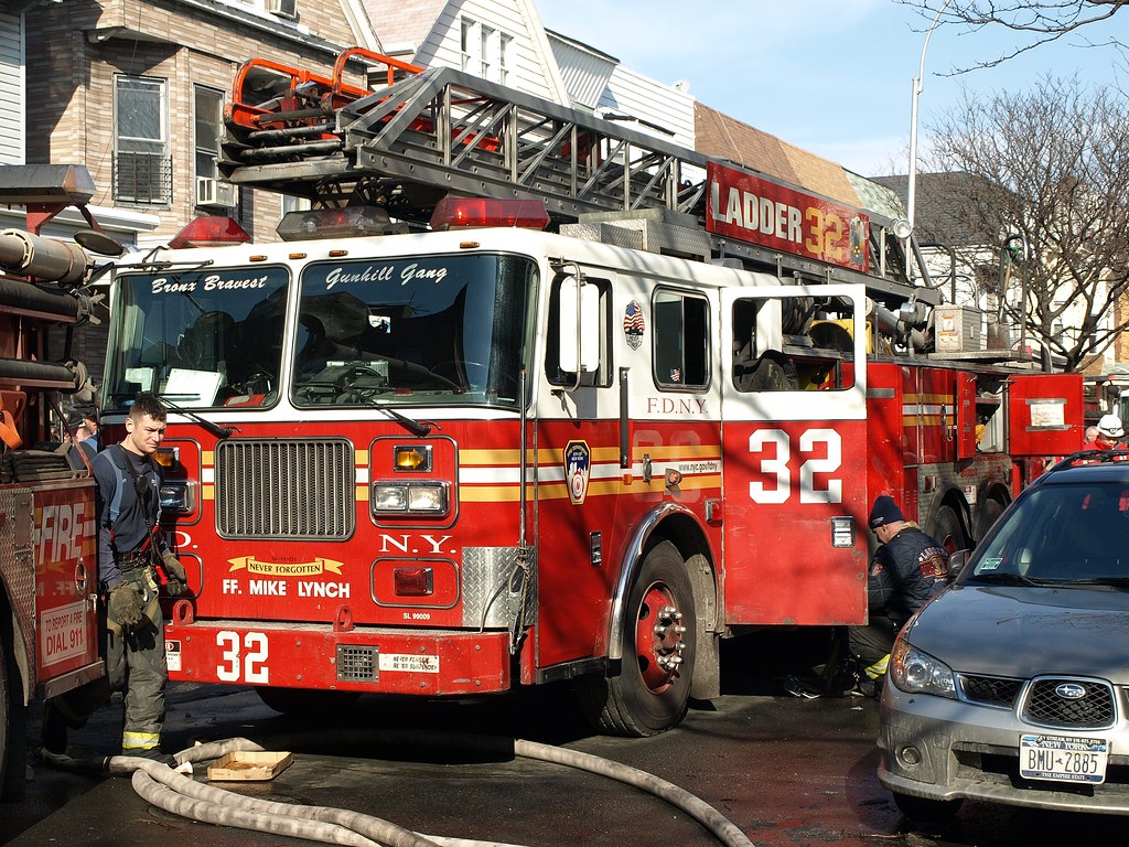 E062l FDNY "Gunhill Gang" Ladder 32, Bronx, New York City Flickr
