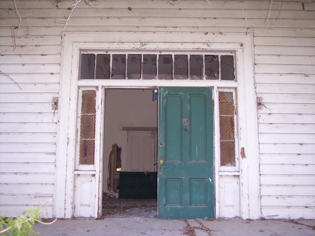 Deville House Front Door This huge front door leads into t… Flickr