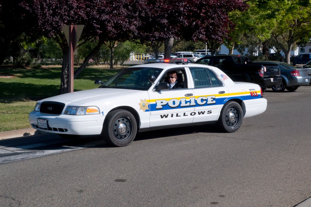 Willows Police Approach A Willows police officer drives a … Flickr