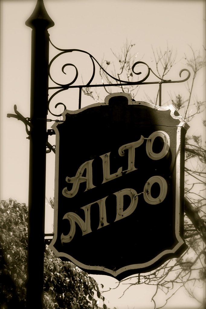 Alto Nido This building was made famous by Billy Wilder in… Flickr