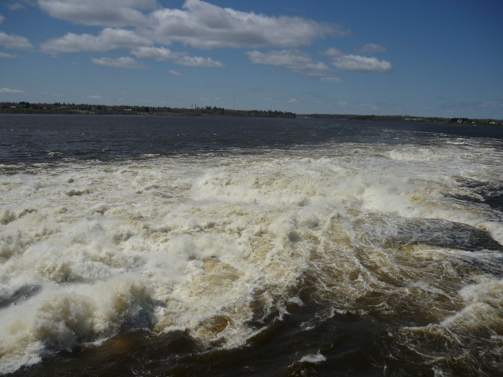 P1010976 pine falls winnipeg feathers229 Flickr