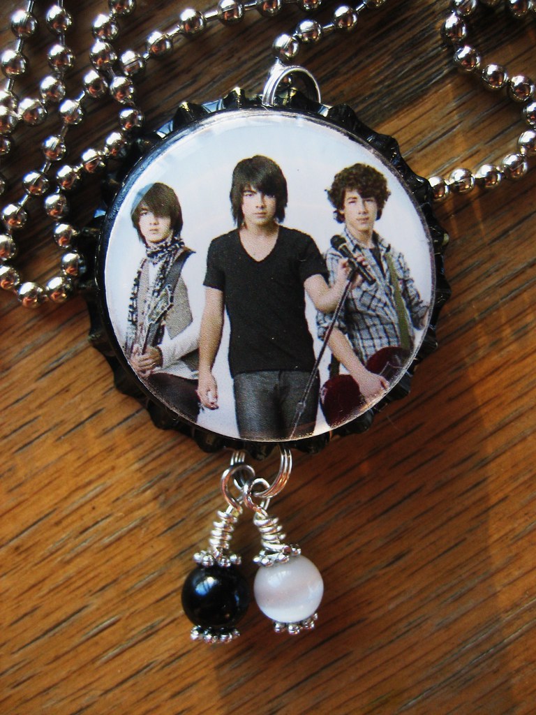 Jonas Brothers Necklace I gave this custom Jonas Brothers … Flickr