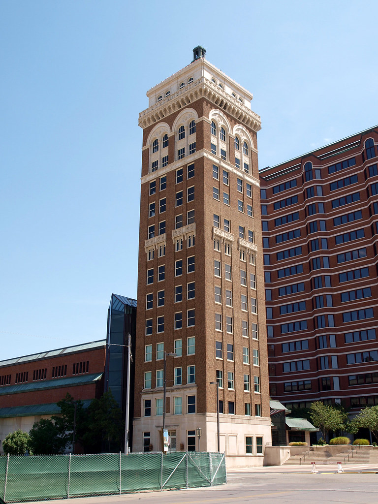 Phillips Tower Phillips Tower at 310 SW Keeler Avenue in B… Flickr