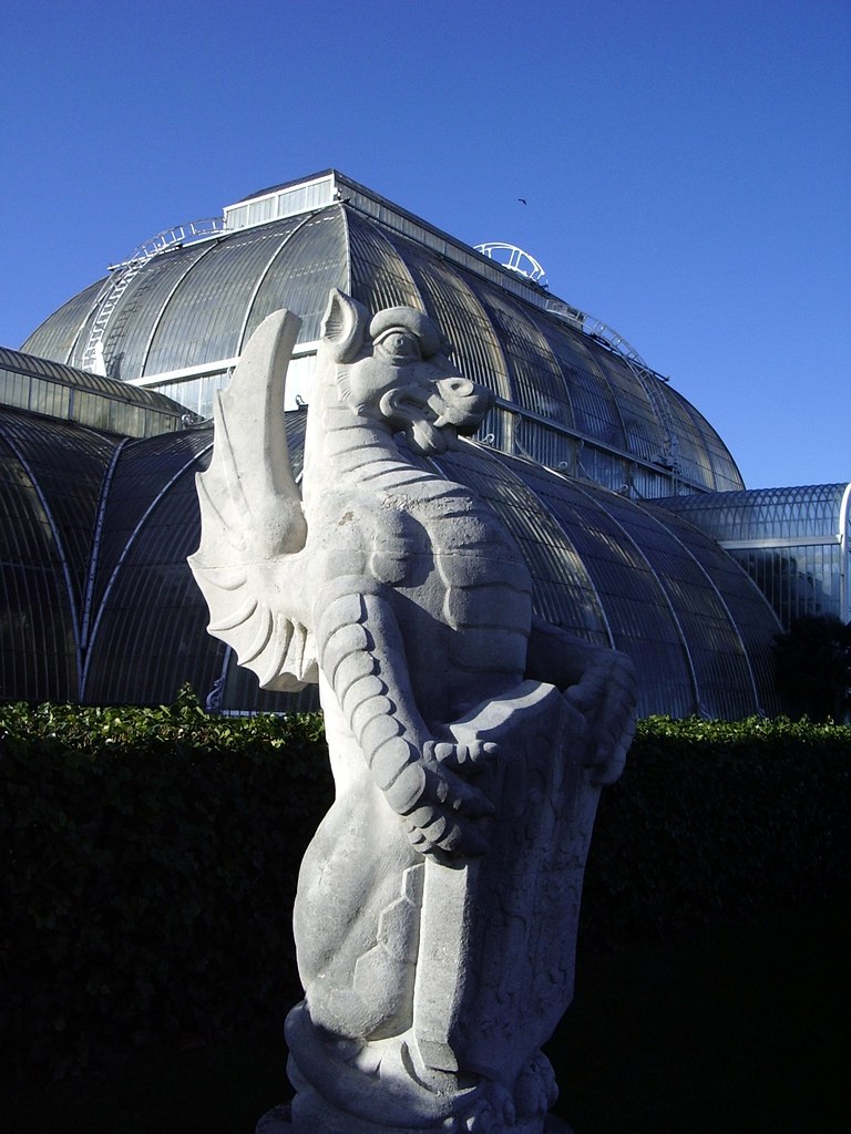 The Red Dragon of Wales The Queen's Beasts are a collectio… Flickr