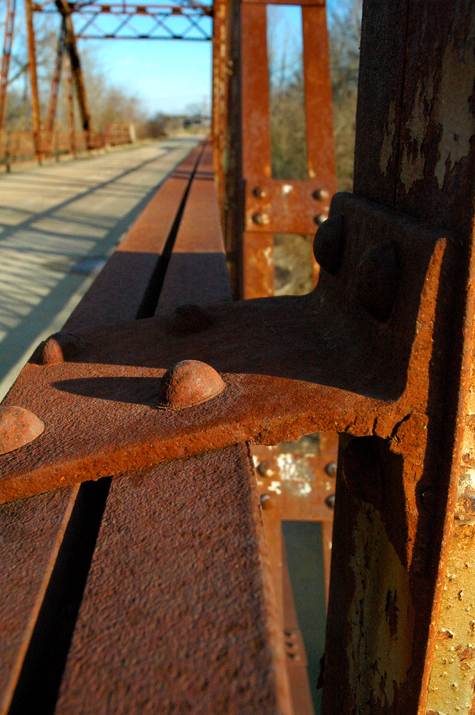 Poteau, Oklahoma, Rusted Bridge, Detail Cars and trucks dr… Flickr