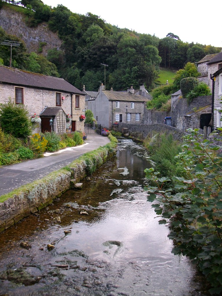 Castleton, Derbyshire stream, cottages, Castleton, Derbysh… Flickr