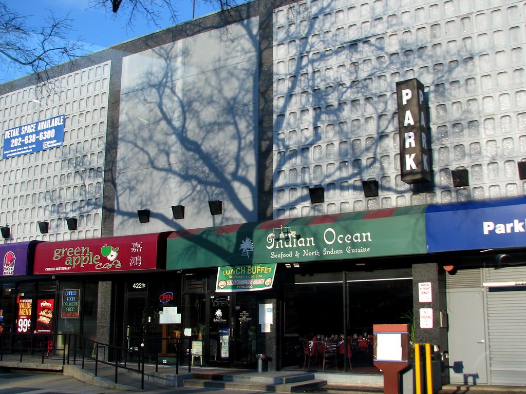 Van Ness, Washington, D.C. Connecticut Avenue at the Van N… Flickr