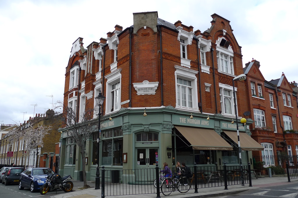 Arms, Bow, E3 A posh pub with decent food just off … Flickr