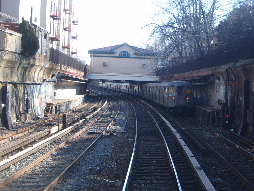 R68 Q train at Parkside Avenue station yankeesmann1918 Flickr