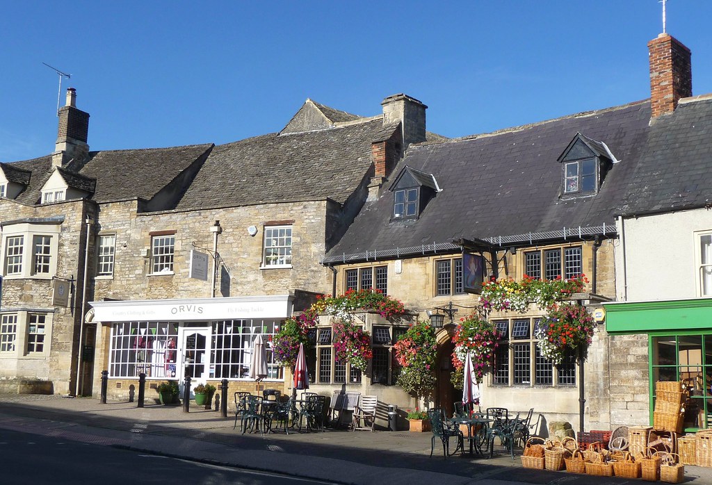 Burford High Street Robert Flickr