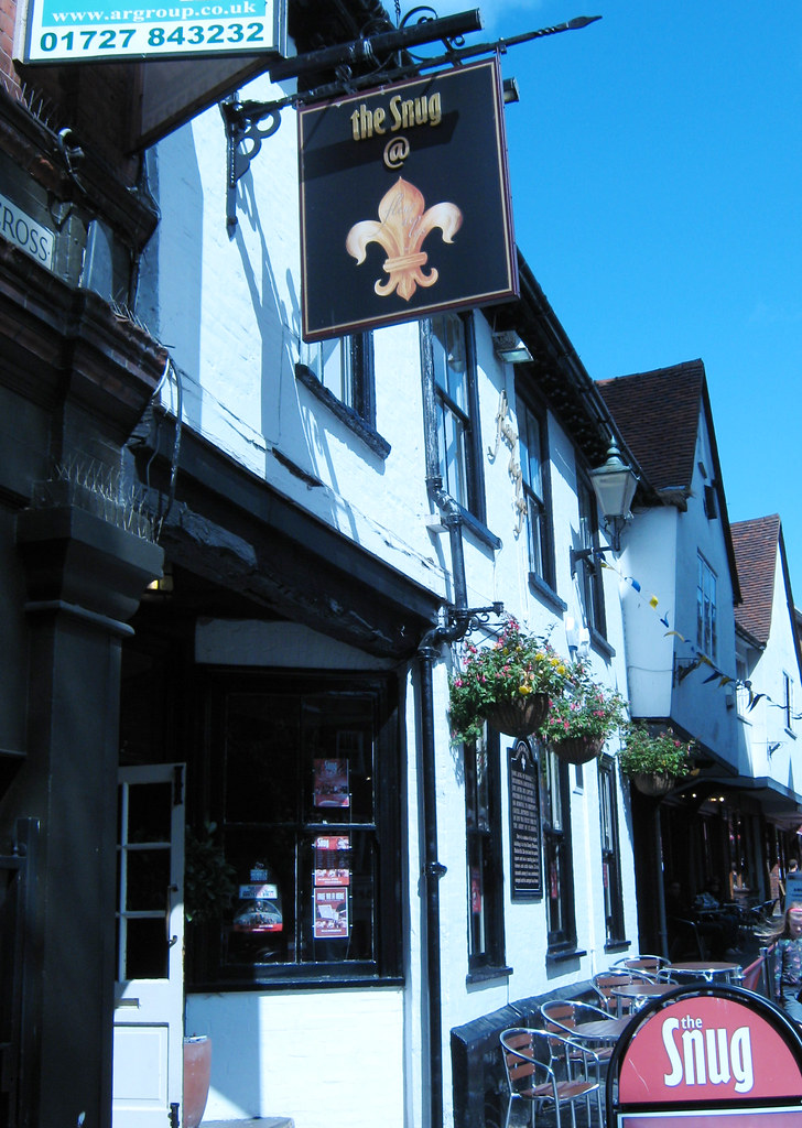 Fleur De Lys Historic 16th century pub in French Row, St A… Flickr