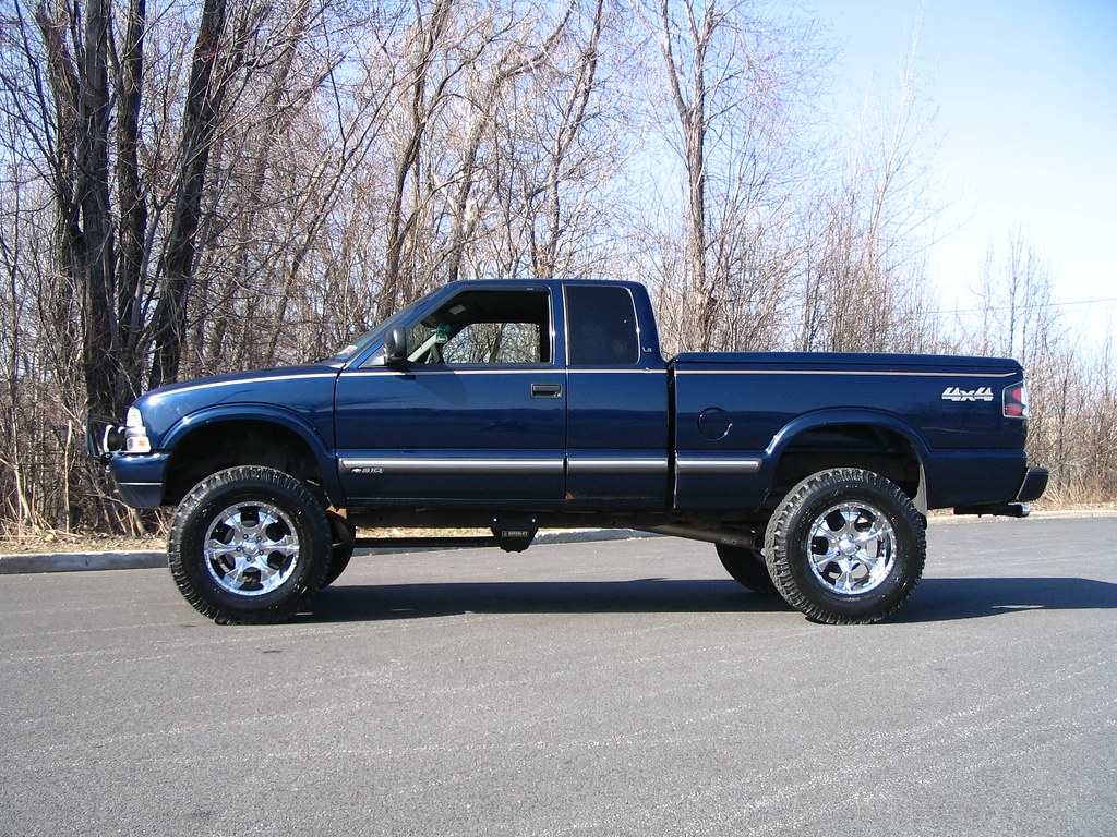 Lifted 2001 Chevy s10 with lift kit and 33 inch tires Mike Frieary