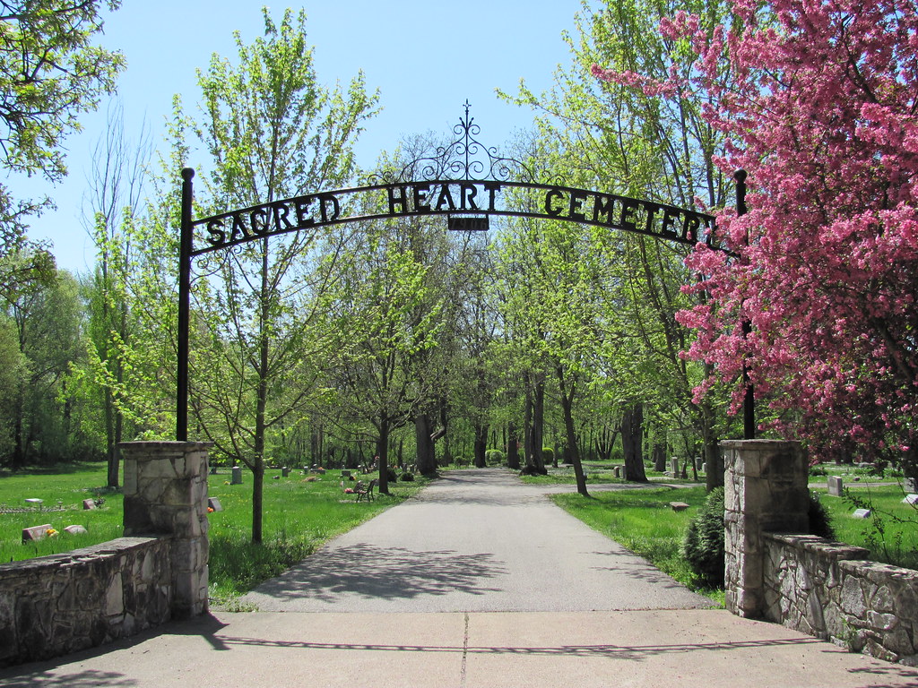 Sacred Heart Cemetery Valley Park, MO_IMG_1255 WampaOne Flickr