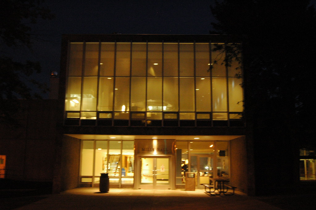 Oneonta5468 North facade of Mills Hall at night 9/15/2009 James