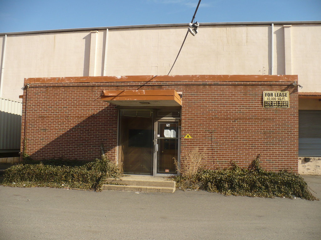 Avenel Distribution Center 017 unedaroof Flickr