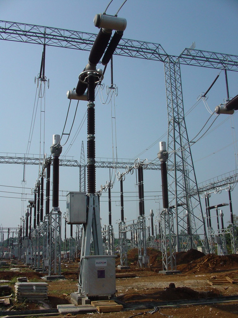 Circuit Breaker in 500 kV Substation Akhirnya jadi juga Linda