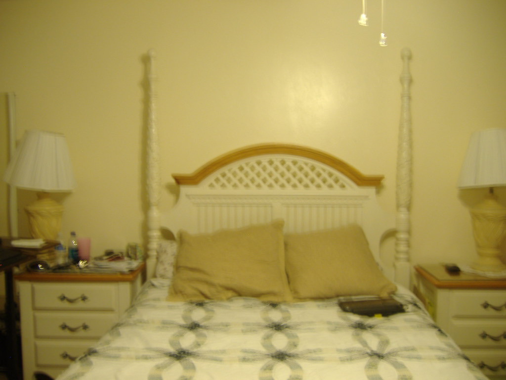 1 Beautiful Queen Bedroom Set Vanity, Dresser Large beige… Flickr