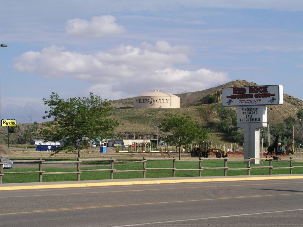 Carbon Hill Water Tank, Miles City The Carbon Hill Water T… Flickr