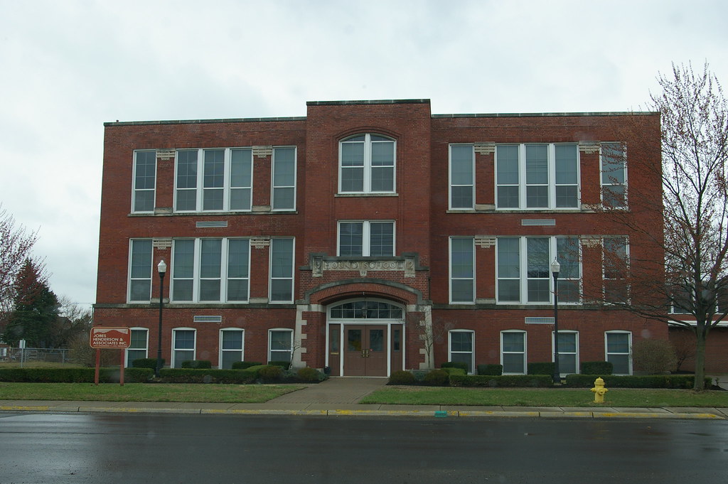 Mound School, Newark, Ohio Christopher BustaPeck Flickr