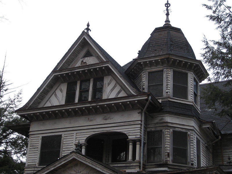 Abandoned 1900 F. Barber Victorian in Fleischmanns, NY (PHOTOS