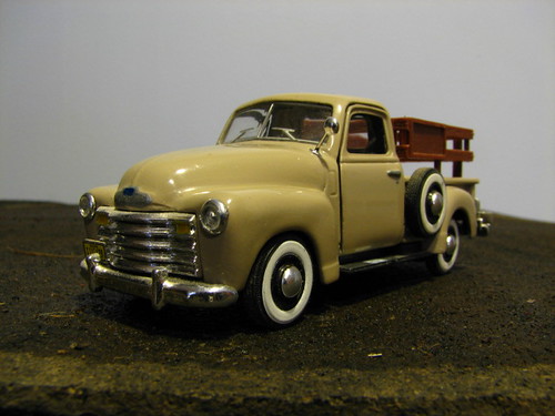 A 1/43 SCALE 1950 CHEVY TRUCK My repainted diecast truck m… Flickr