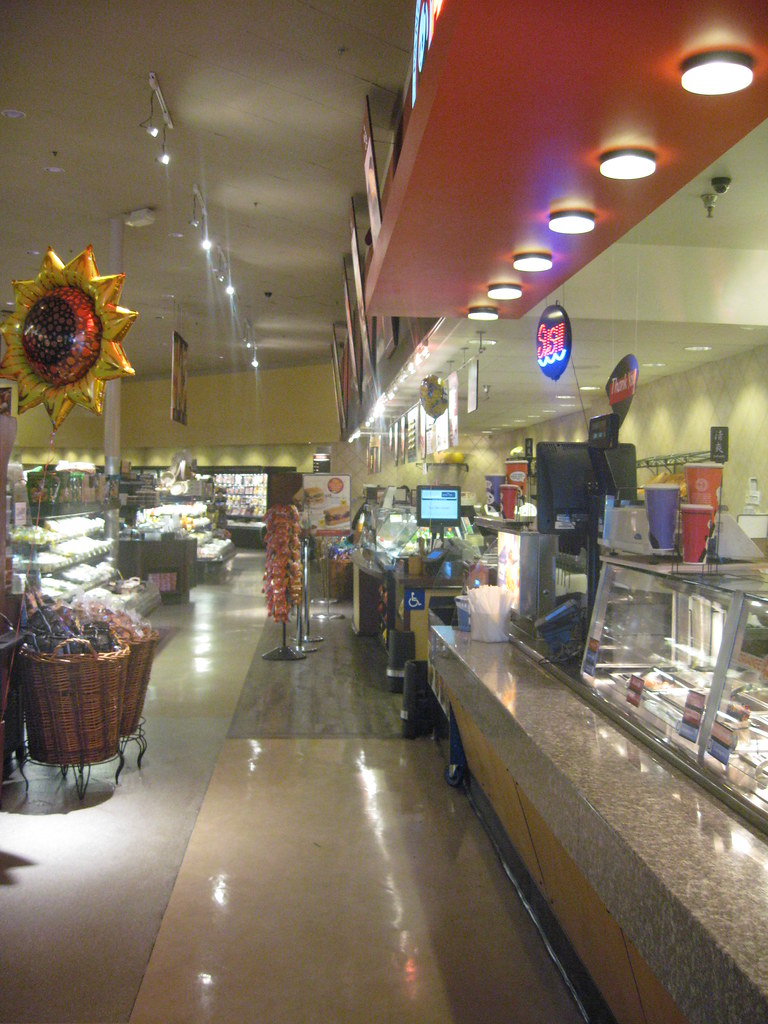 La Costa / Carlsbad Vons boasts a Panda Express, Starbucks… Flickr