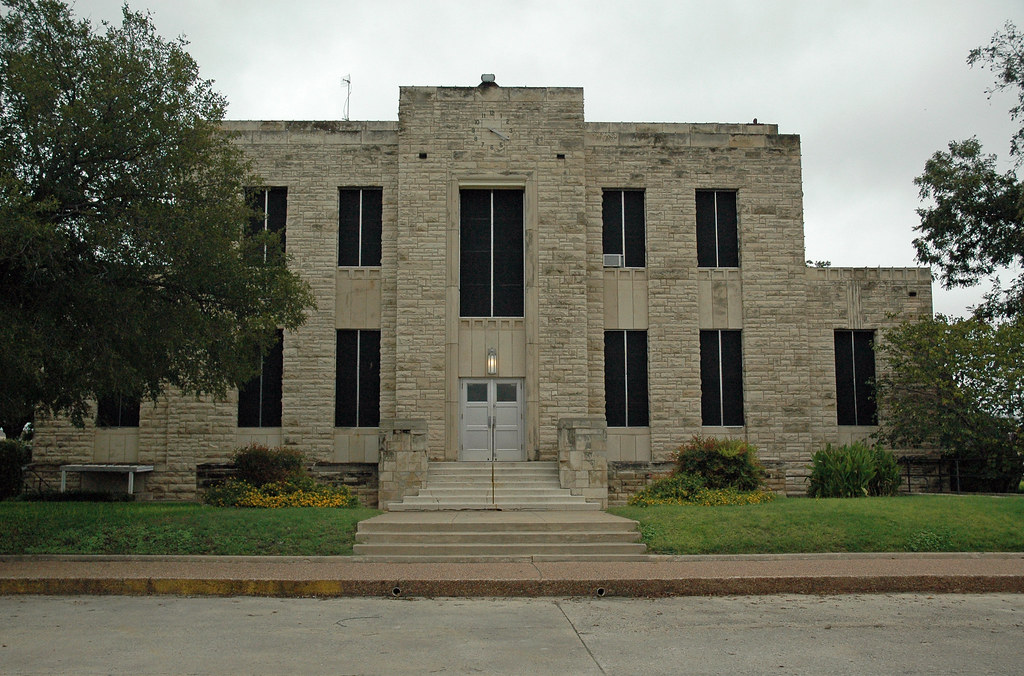 Comanche County Courthouse The Comanche County Courthouse … Flickr
