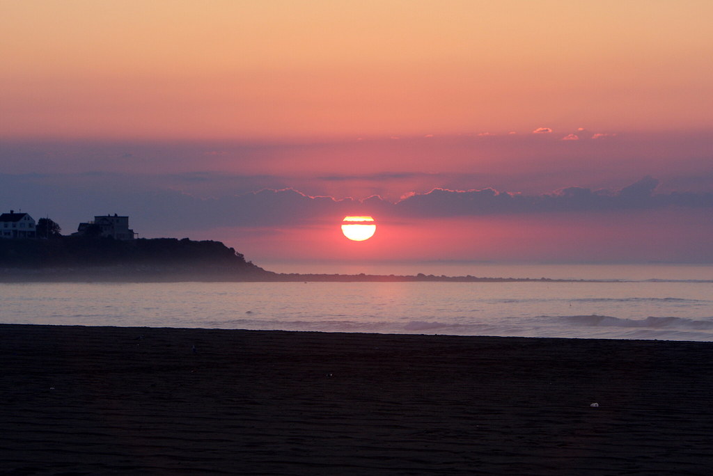 Hampton Beach Sunrise Sunrise at Hampton Beach NH July 200… Flickr