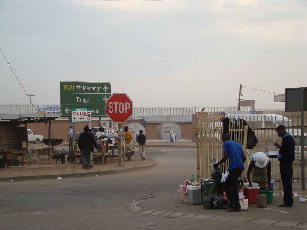 ZAF443 Borderpost Lavumisa South Africa / Swaziland Bas van de Kamp Flickr