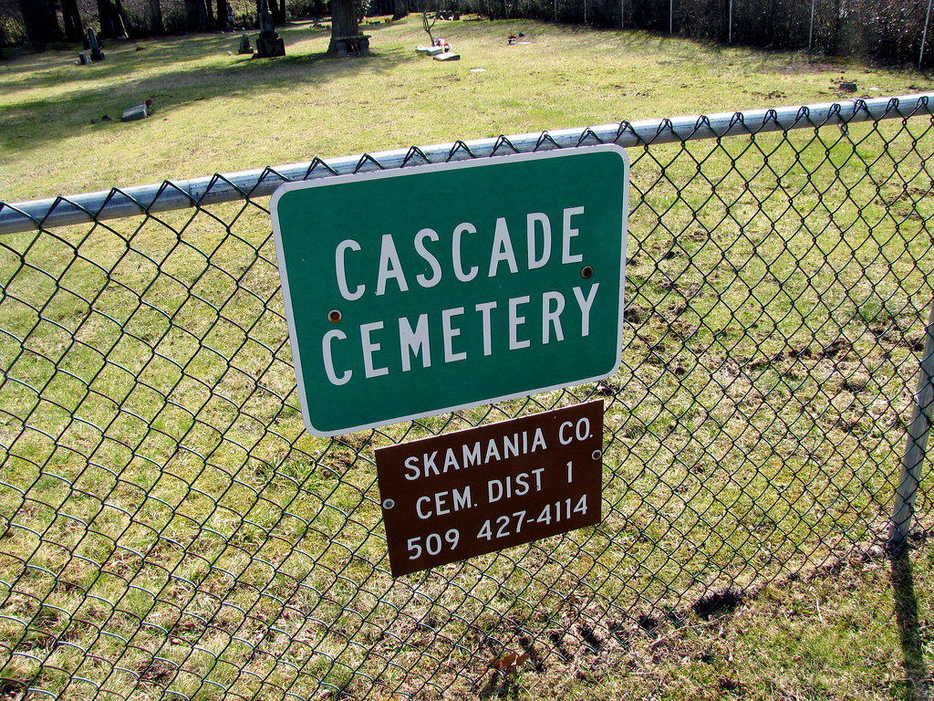 cascade cemetery (north bonneville, wa) Johan Mathiesen Flickr