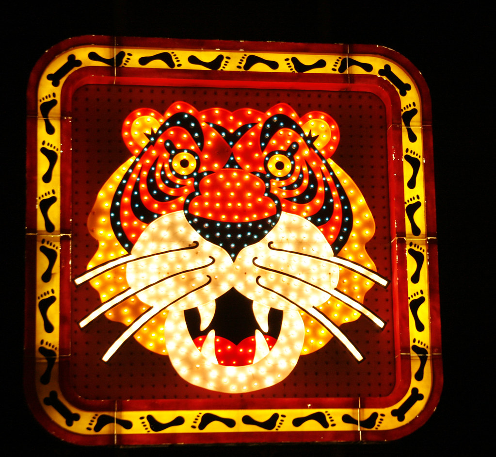 Tiger in lights Blackpool Illuminations pixiepic's Flickr